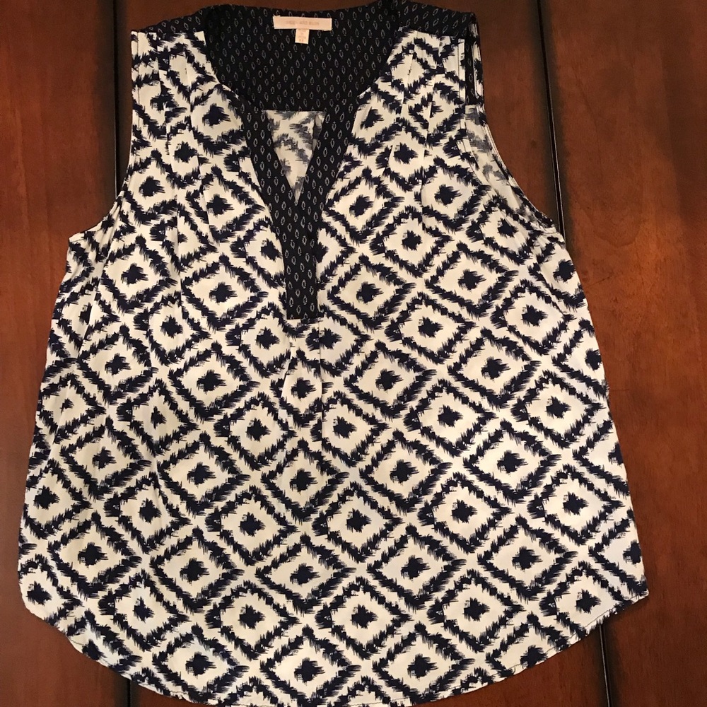 Sleeveless shirt